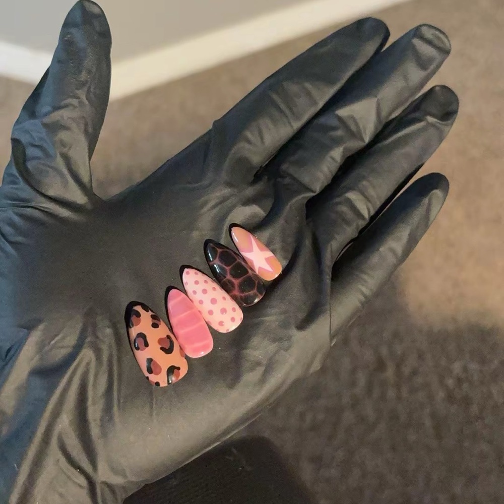 Stylish Pink and Black Press-On Nails